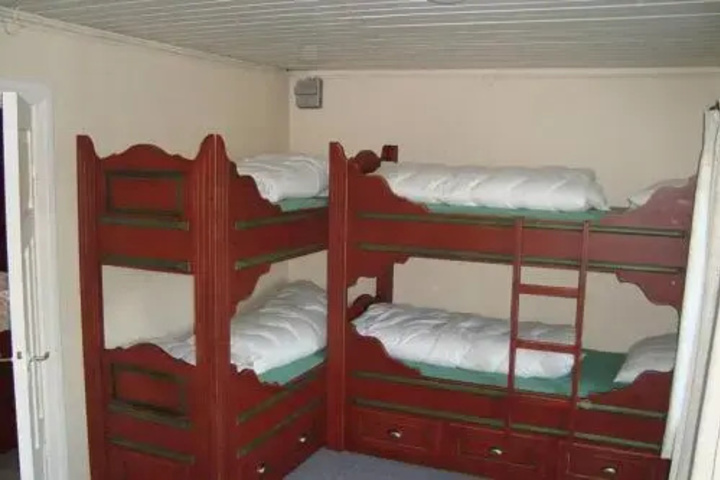 Room 3 of 7