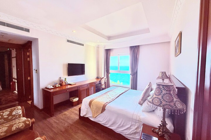 Room 15 of 50