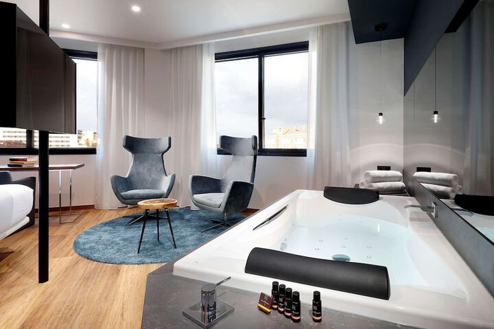 Room 17 of 58