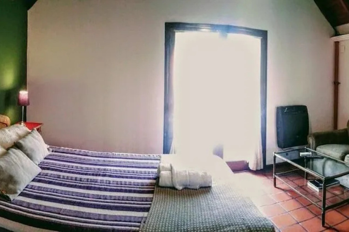 Room 3 of 8