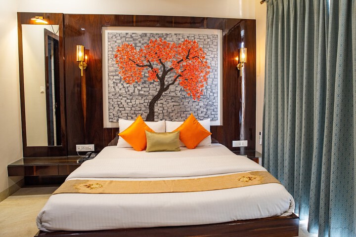 Room 14 of 30