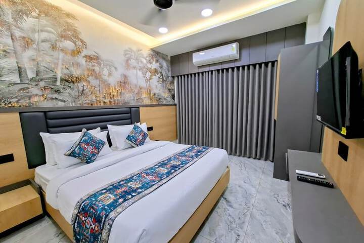 Room 5 of 27