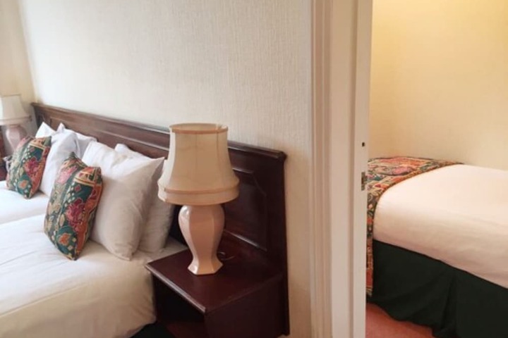 Room 6 of 43