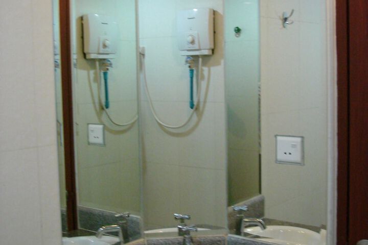 Room 14 of 20