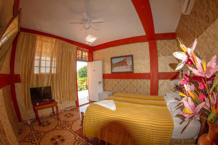 Room 19 of 68