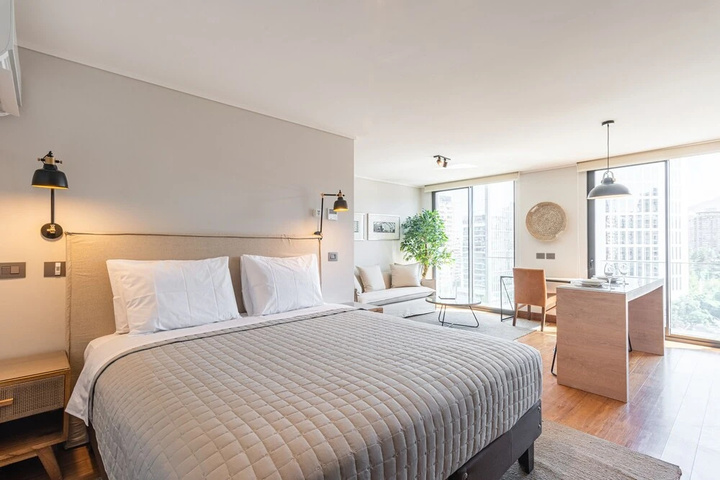 Room 4 of 20