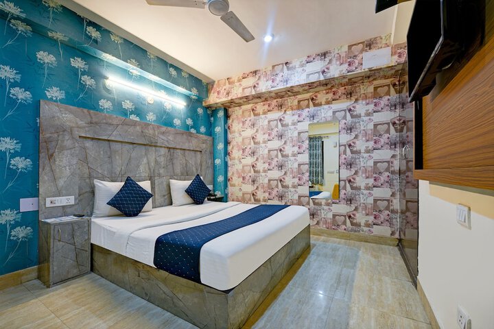 Room 10 of 33