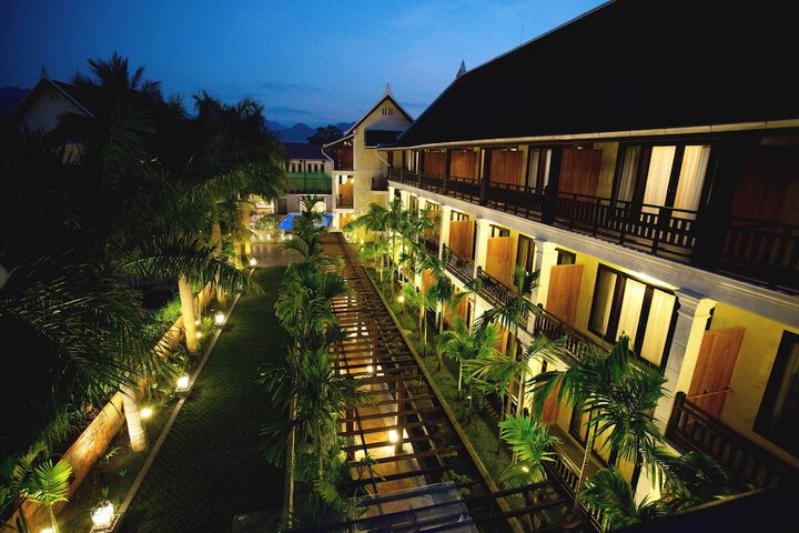 Hotel Exterior 53 of 68