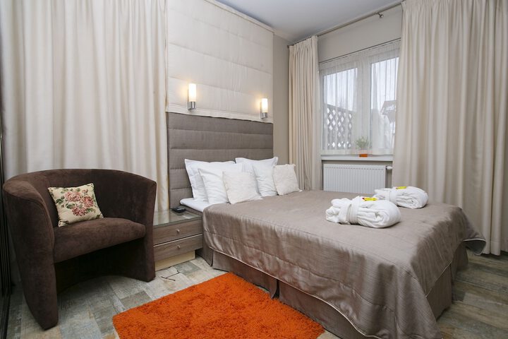 Room 12 of 46