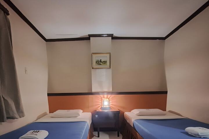 Room 7 of 10