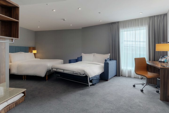 Room 12 of 63