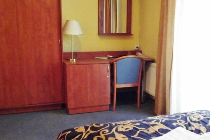 Room 15 of 26
