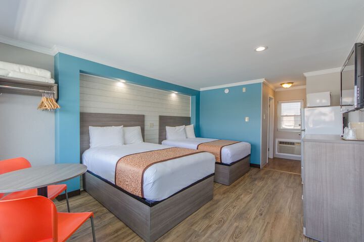 Room 11 of 30