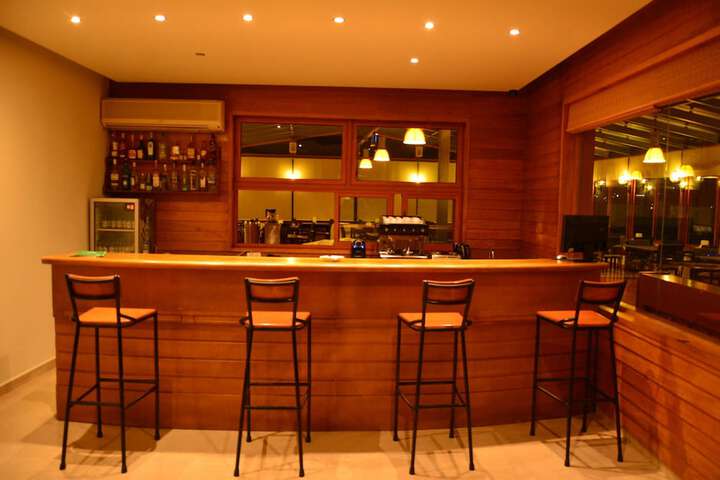Lounge 42 of 65
