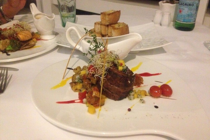 Dining 31 of 54