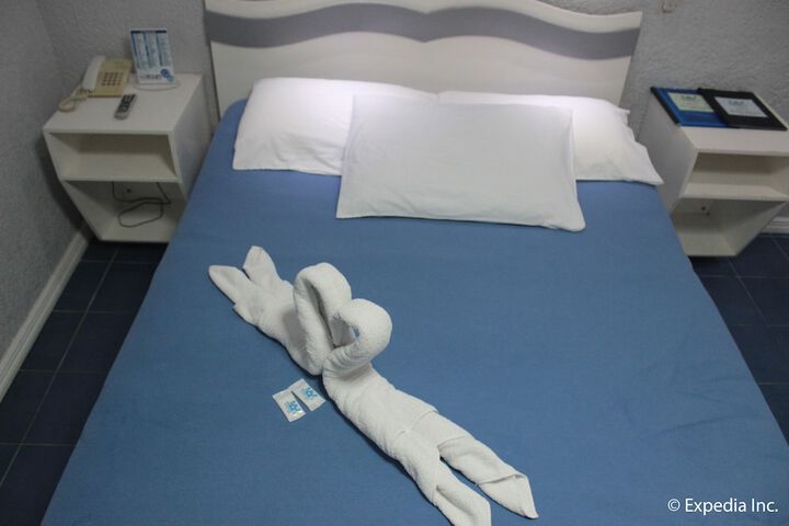 Room 9 of 83