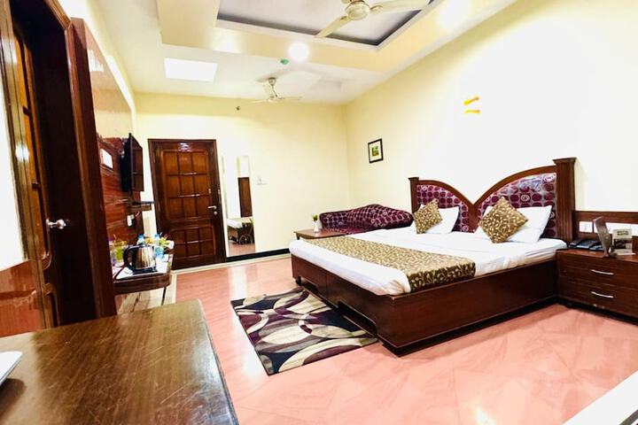 Room 8 of 46