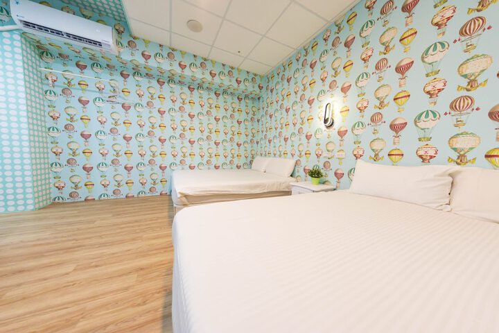 Room 13 of 31