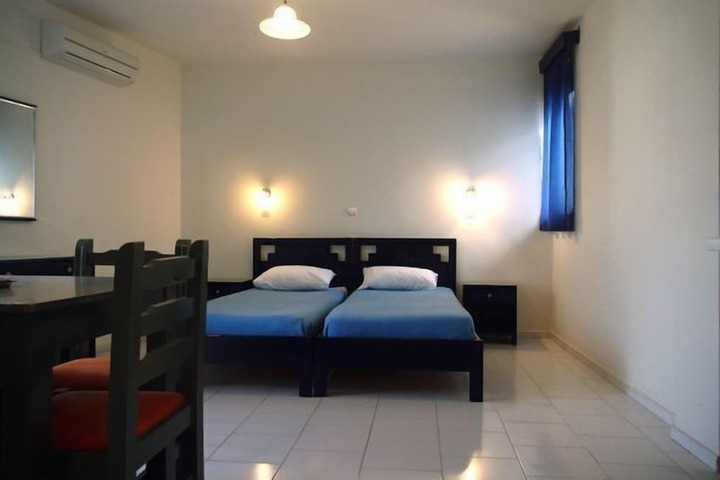 Room 8 of 38