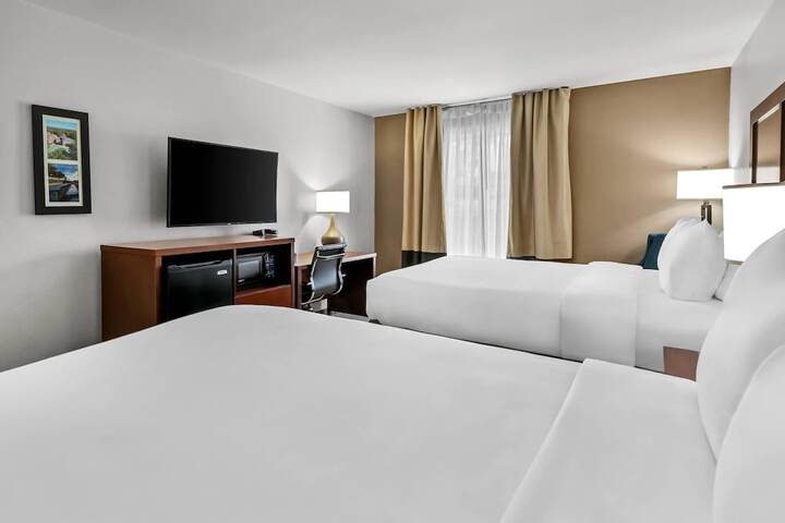 Room 32 of 77