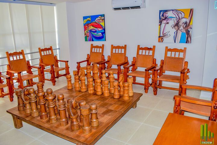 Room 19 of 37