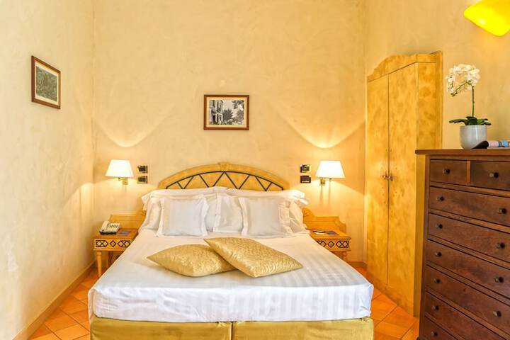 Room 5 of 94