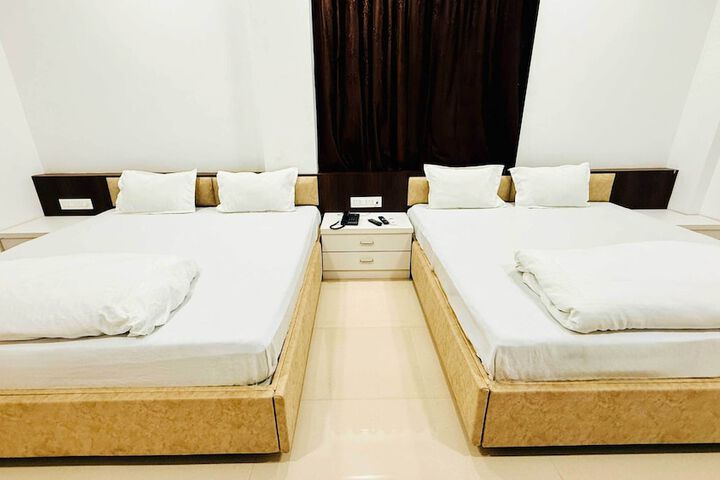 Room 35 of 61