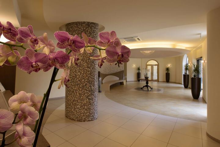 Hotel Interior 7 of 190