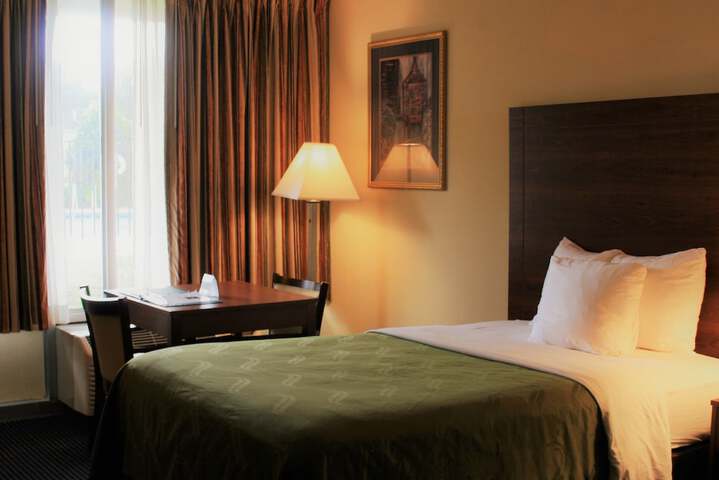 2 Double Beds (11 of 16)