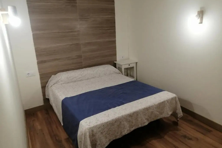 Room 5 of 18