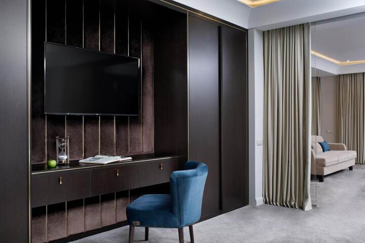 Room 16 of 52