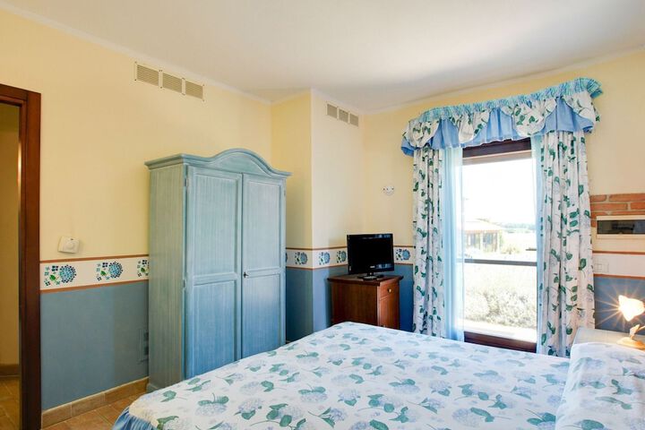 Room 6 of 181