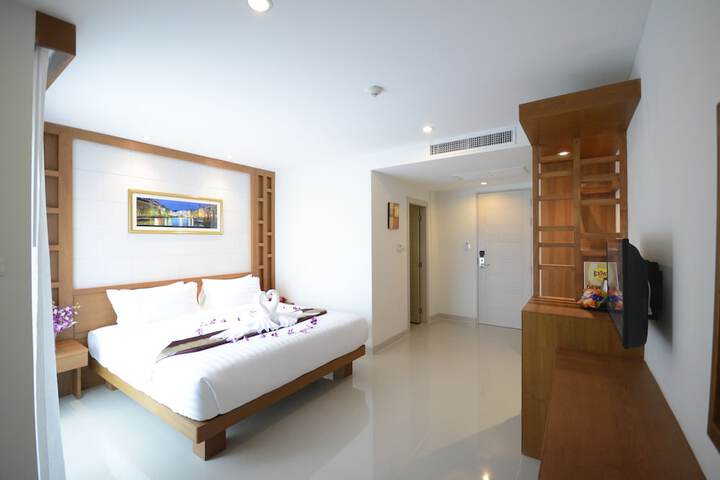 Room 9 of 30