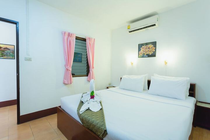 Room 111 of 208