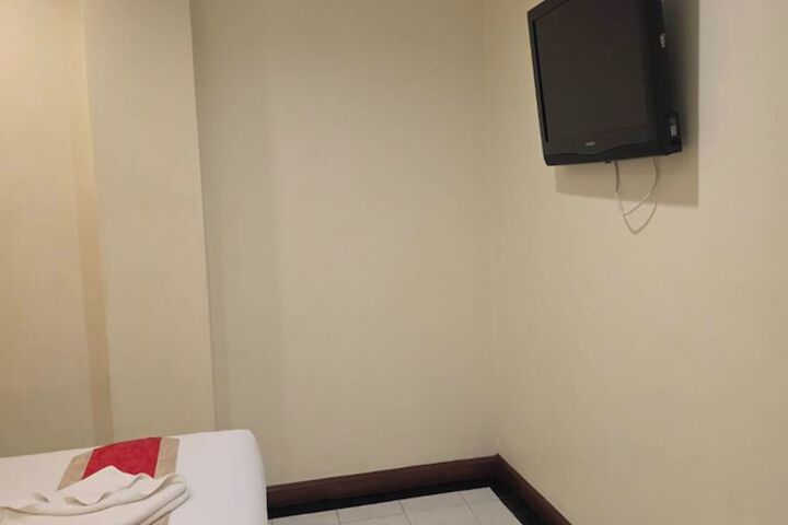 Room 6 of 39