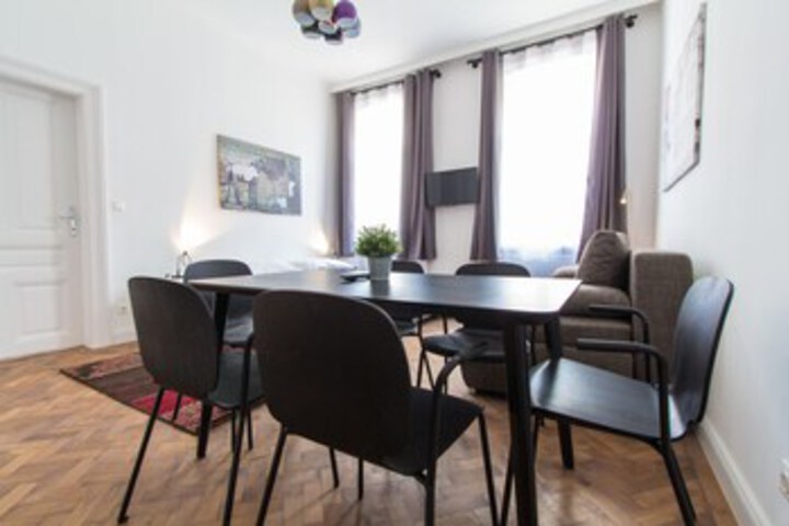 Room 6 of 91