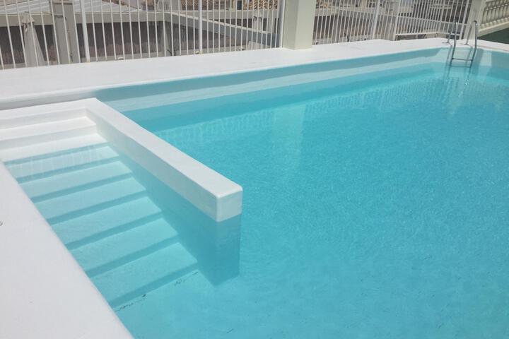 Pool 11 of 30