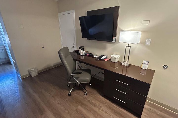 Room 40 of 72