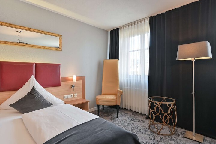 Room 43 of 134