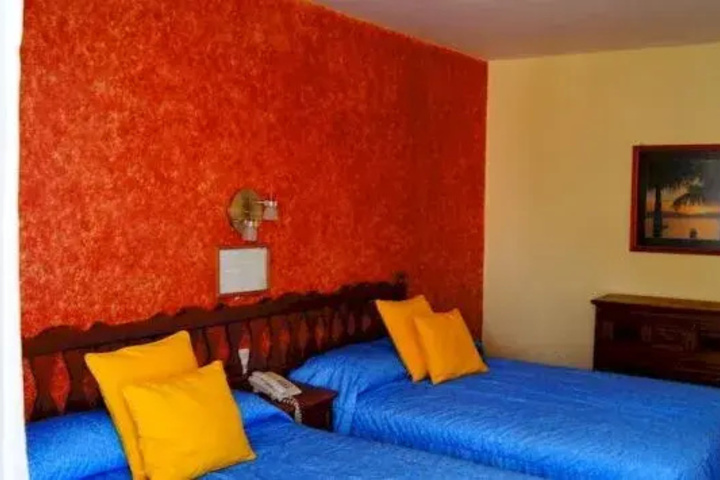 Room 5 of 11
