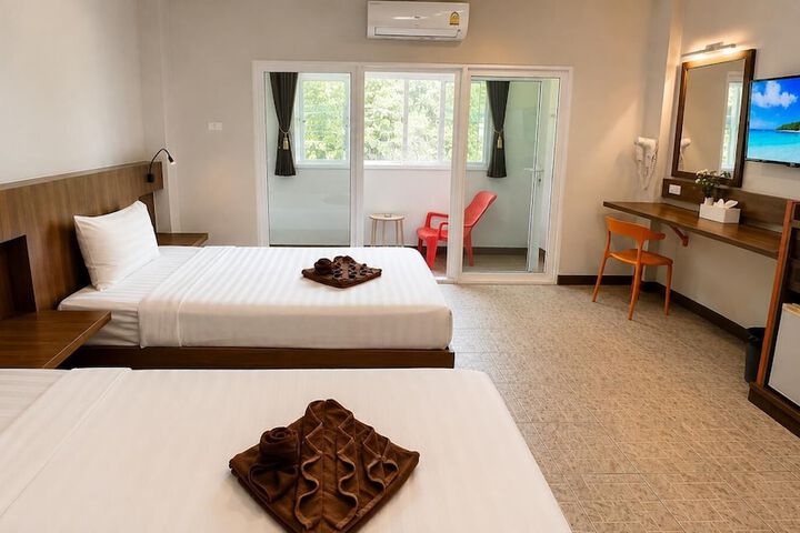 Room 40 of 77