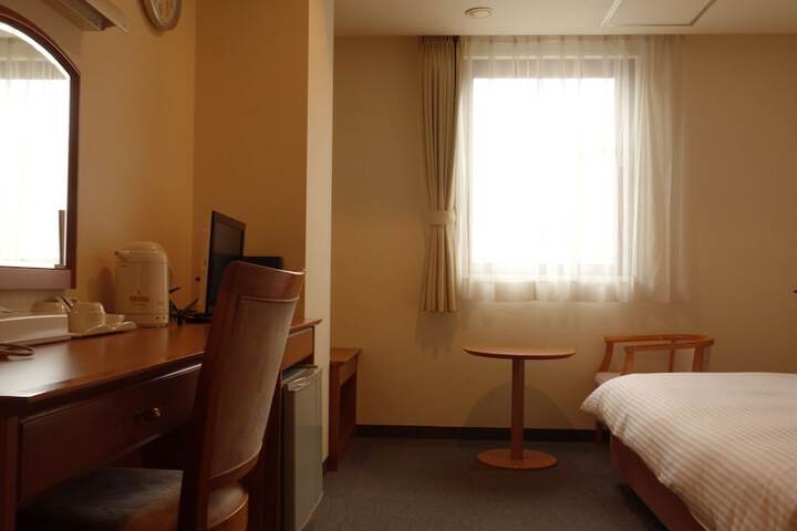 Room 11 of 39
