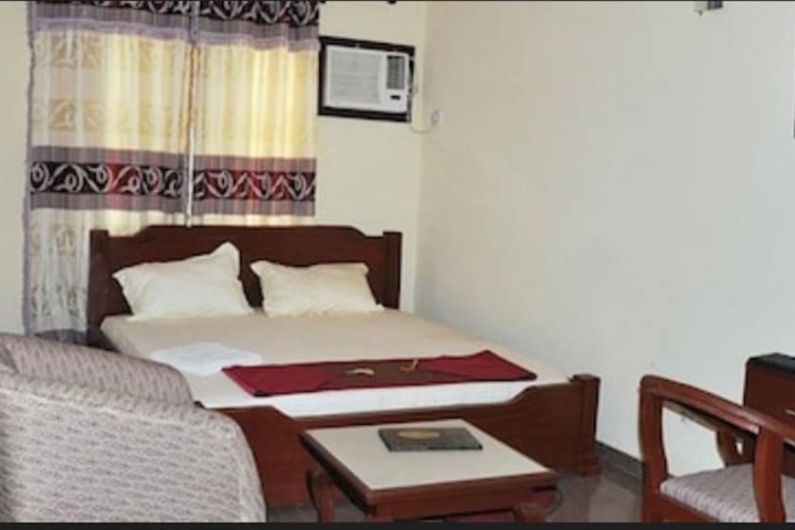 Room 4 of 19