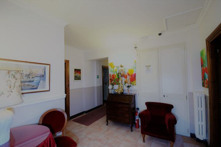 Guest Lobby