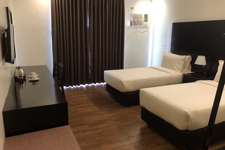 Room 3 of 42