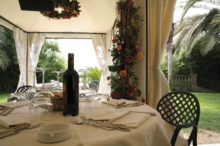 Dining Photos