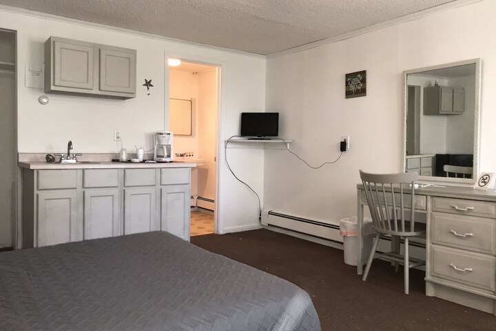 Room 17 of 31