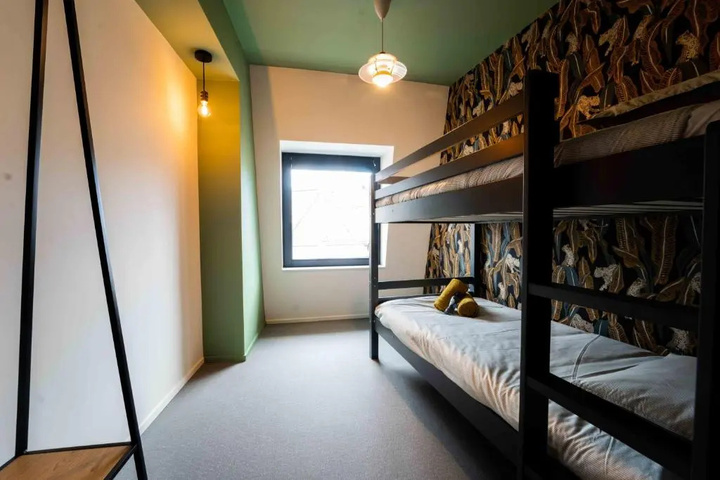 Room 3 of 20