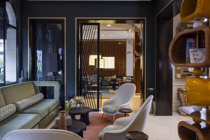 Hotel Lobby