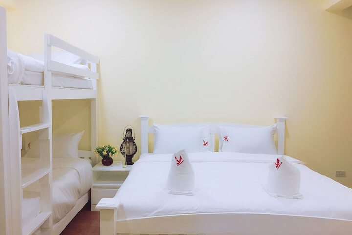 Room 16 of 65